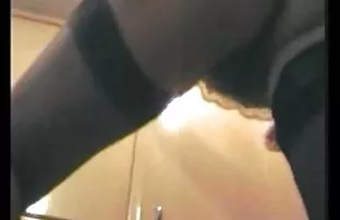 Adolescente caliente tocándose y follando duro porno online latino