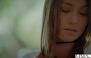 Linda chica adolescente es pormo amateur latino espiada en el baño