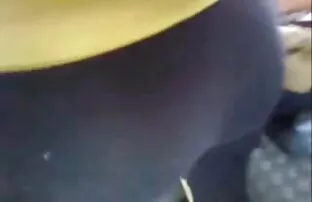 Dos bellezas en un sofá. hentai doblado al latino JOI