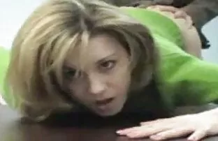 Dos calientes asiáticas lesbianas sudamericanas follando amateurs