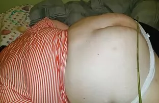MILF latina con curvas analizada por un chico blanco hentai porno latino